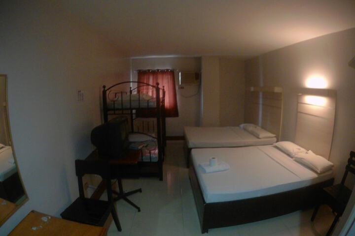 Room 28 of 94