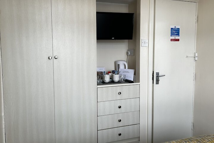 Room 30 of 44