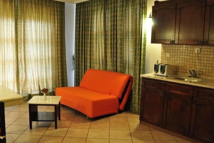 Room 9 of 31