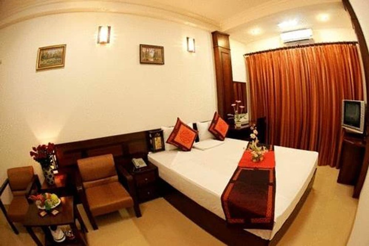 Room 4 of 27