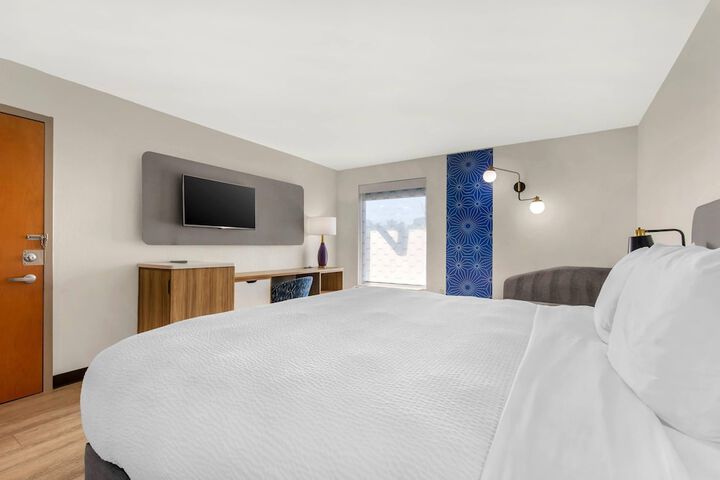 Room 25 of 43
