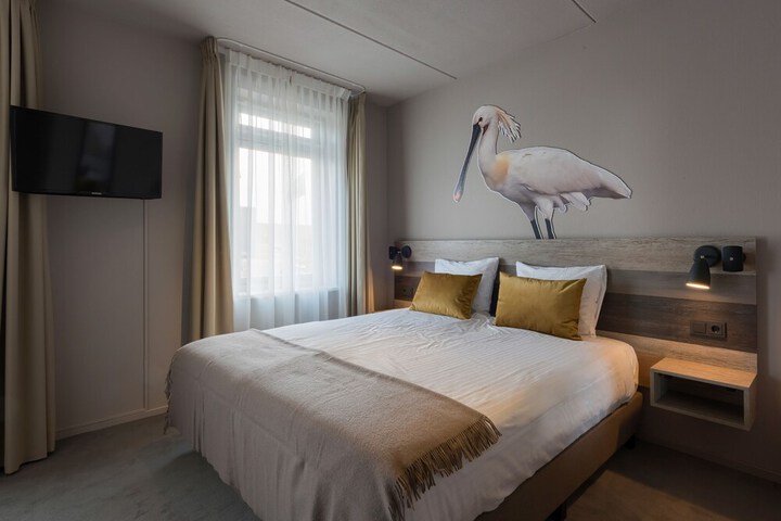 Room 16 of 34