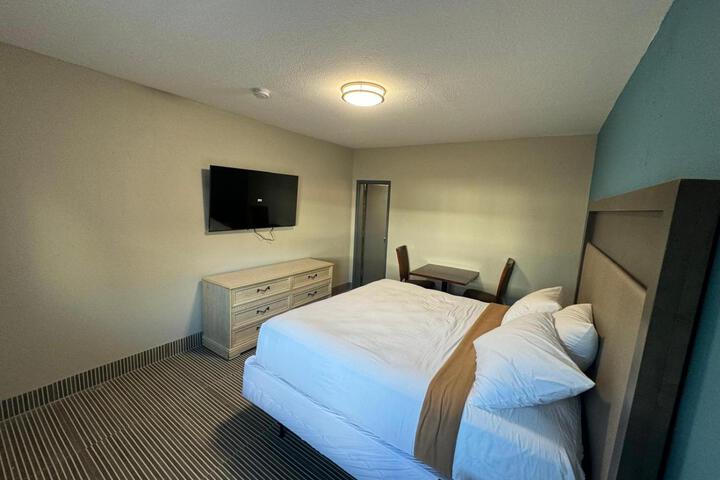 Room 10 of 20