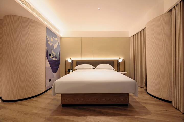 Room 36 of 127