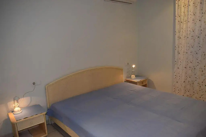 Room 2 of 11