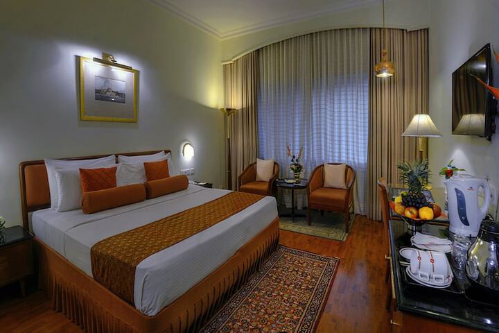 Room 5 of 37