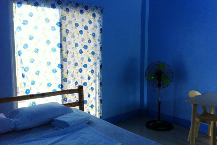 Room 1 of 6