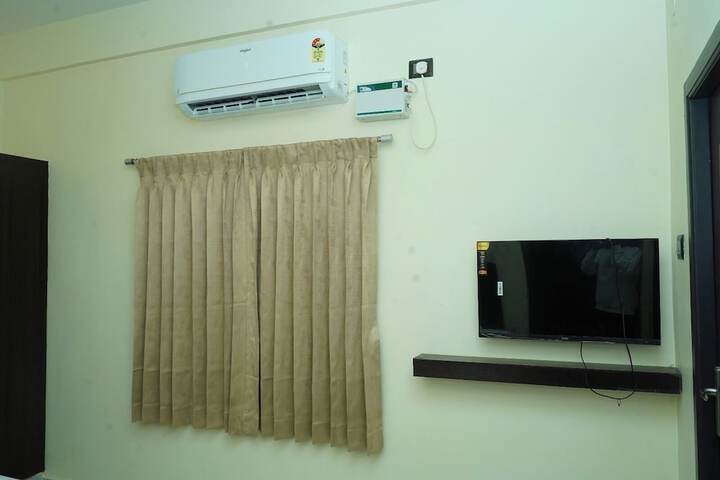 Room 6 of 11