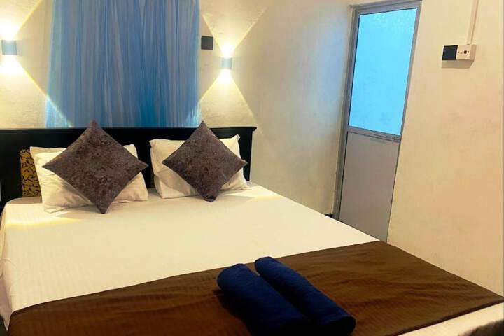 Room 3 of 26