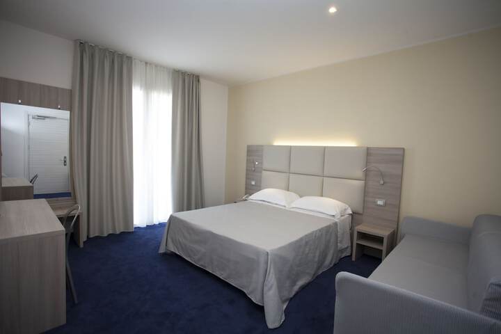 Room 10 of 56