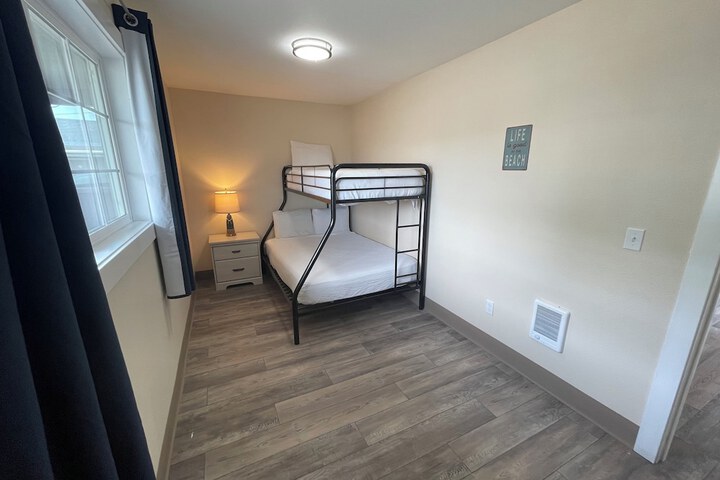 Room 50 of 136