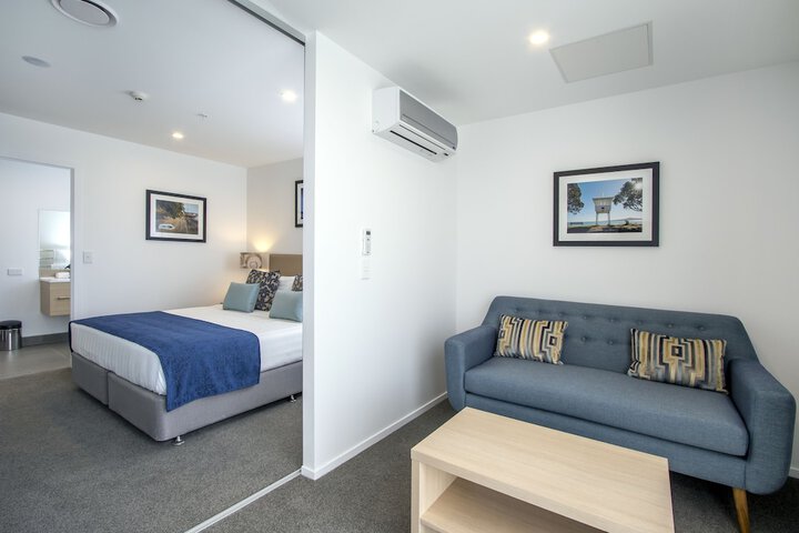 Room 5 of 68