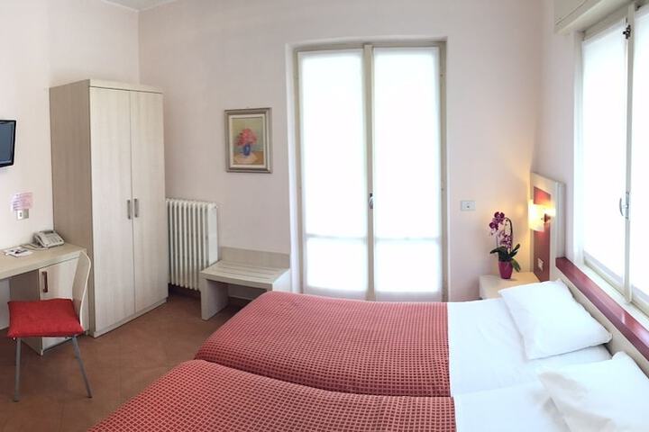 Room 5 of 44