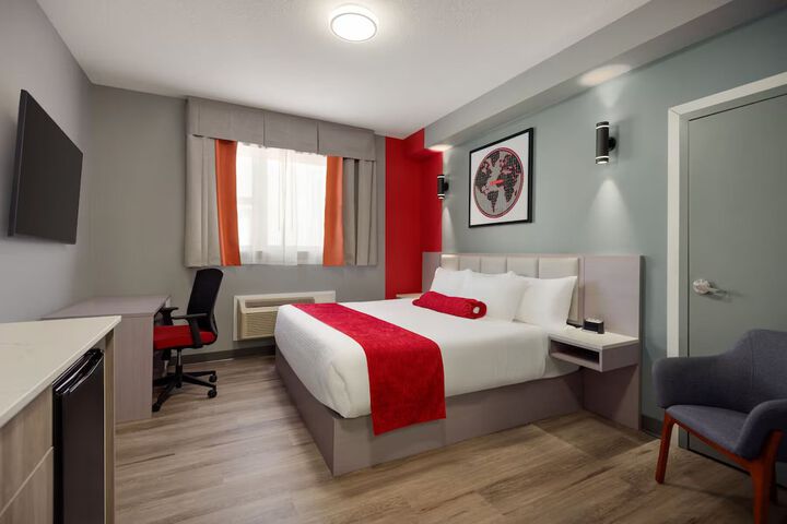 Ramada by Wyndham West Edmonton Hotel & Suites