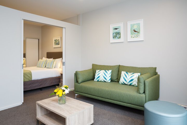Room 5 of 37