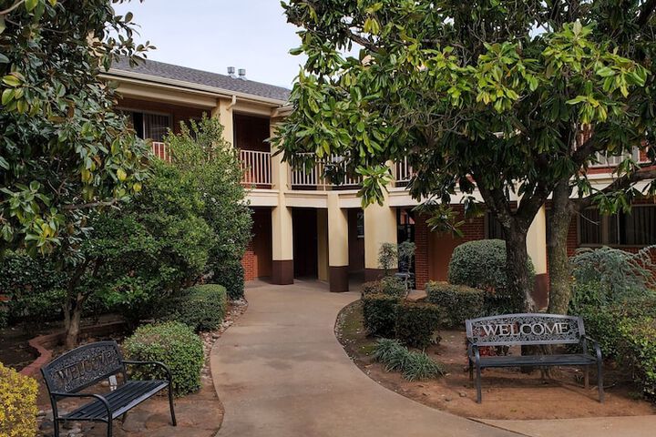 Hotel Exterior 56 of 58