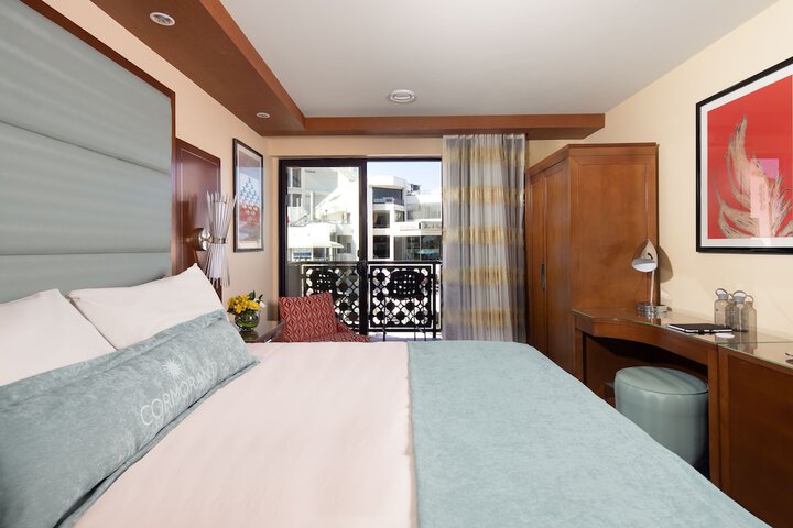 Room 5 of 43