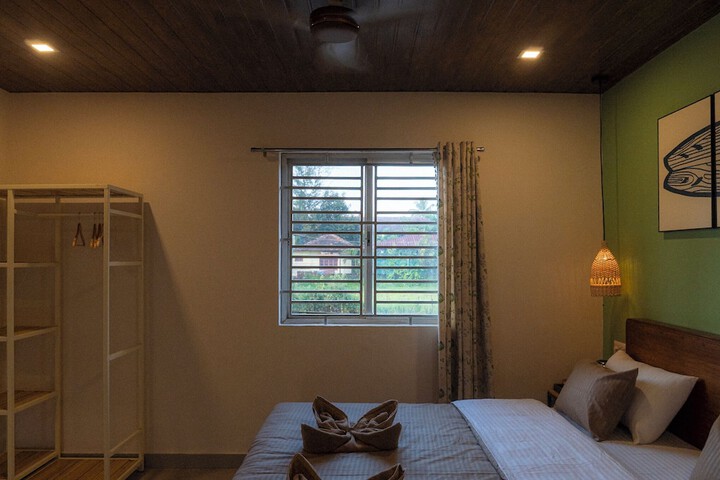 Room 11 of 33