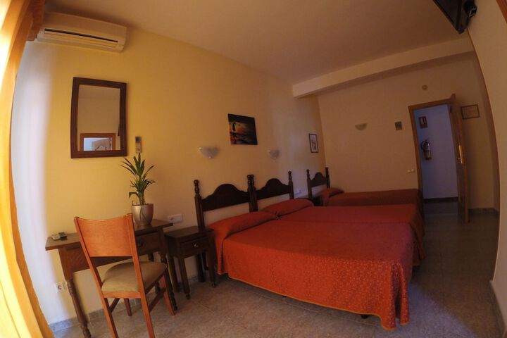 Room 7 of 48