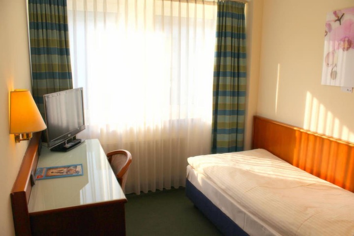 Room 13 of 41