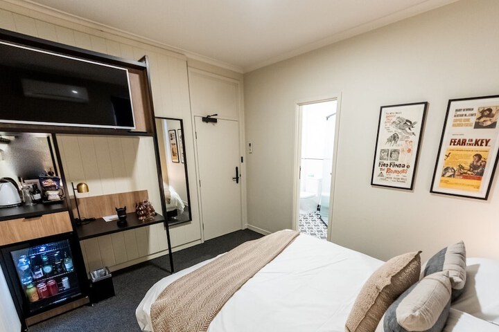 Room 15 of 63