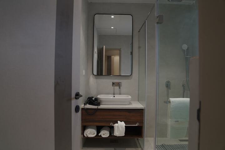 Room 8 of 37