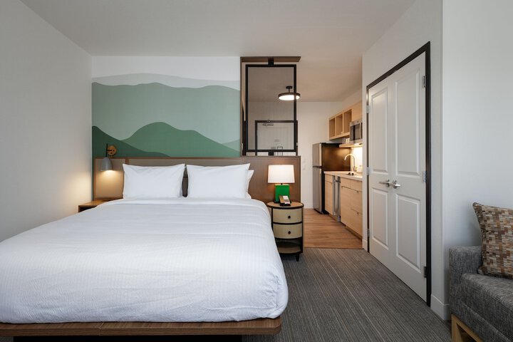 Room 6 of 34