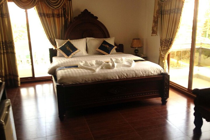 Room 28 of 37