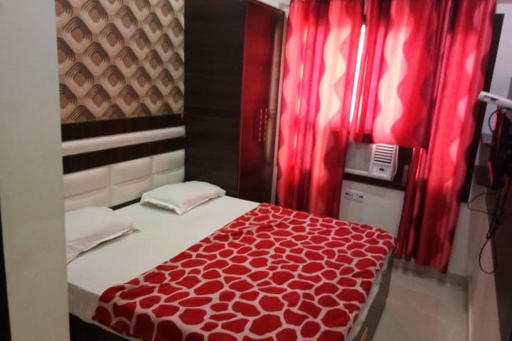 Room 2 of 35