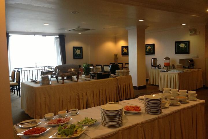 Dining Photos