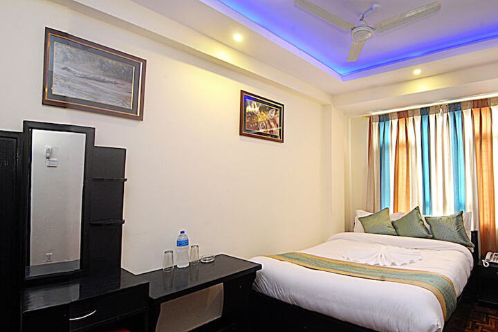 Room 8 of 38
