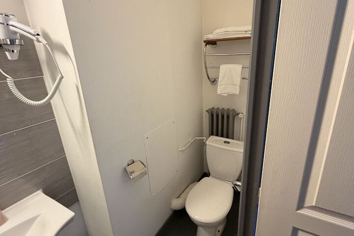 Room 35 of 42