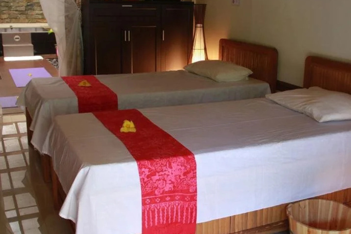Room 6 of 20