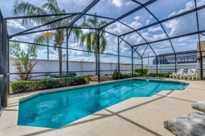 Pool 21 of 25