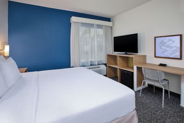 1 King Bed (9 of 15)