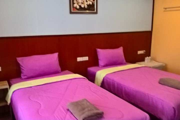 Room 15 of 32