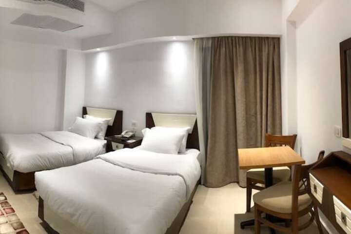 Room 9 of 43