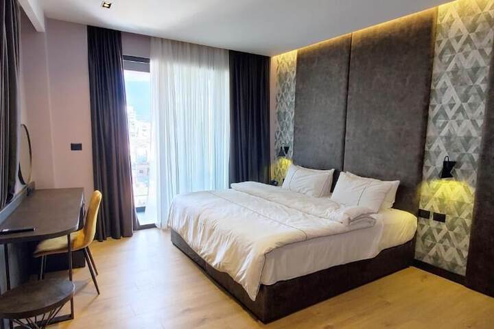 Room 21 of 37