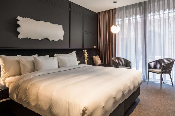 Room 15 of 280