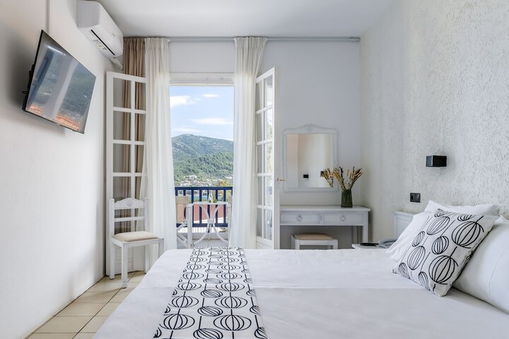 Room 9 of 53