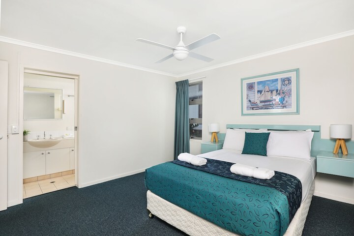 Room 9 of 104
