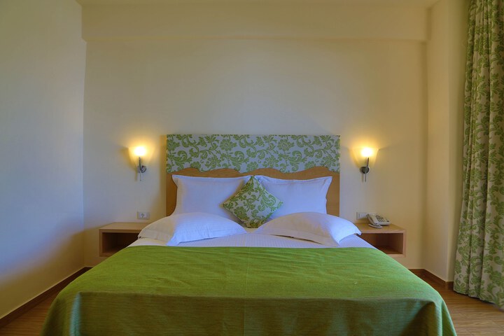 Room 32 of 108