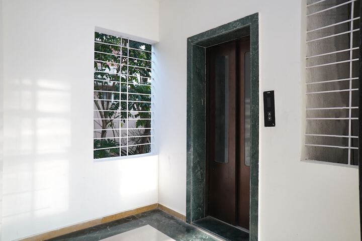 Ballroom/Hall 7 of 7