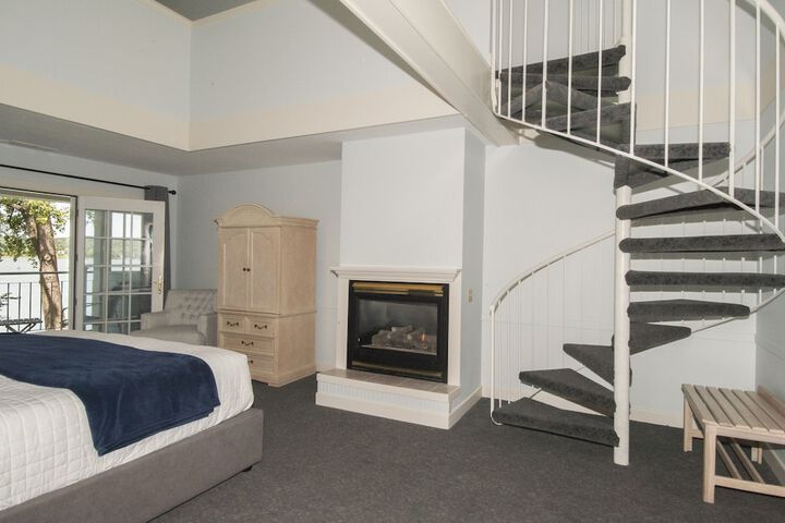 Room 3 of 35