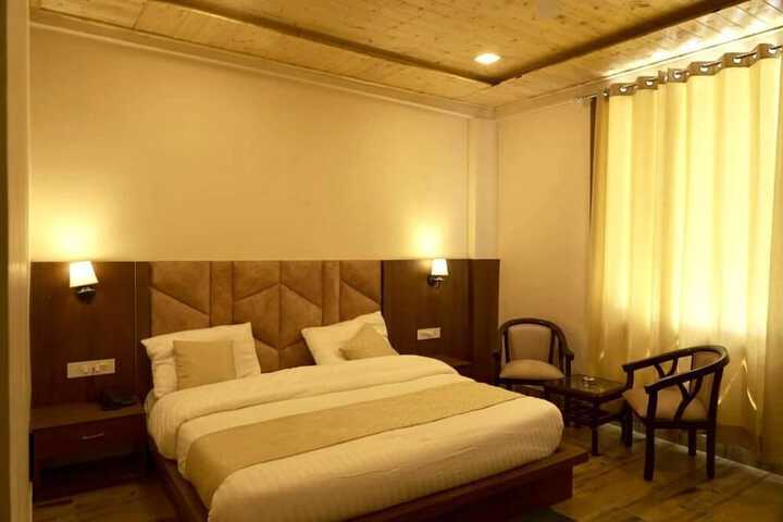 Room 5 of 33