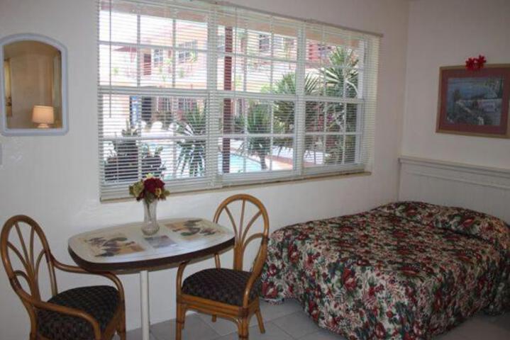 1 Double Bed (3 of 9)