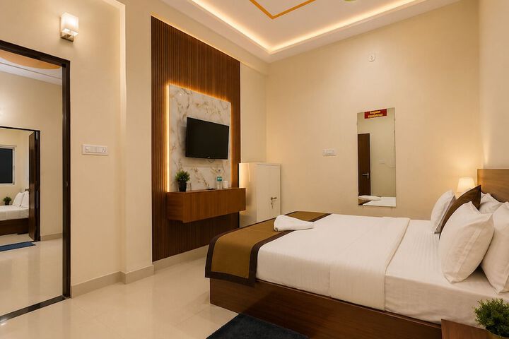 Room 17 of 28