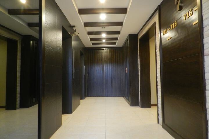 Ballroom/Hall 79 of 90