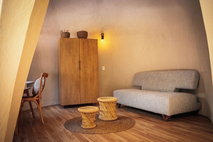 Room 6 of 49