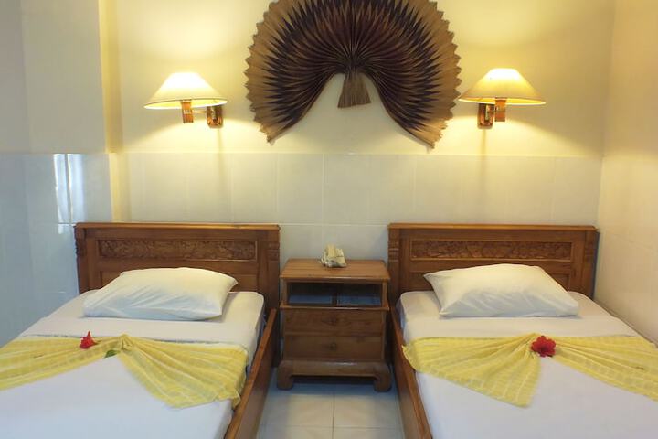 Room 10 of 35